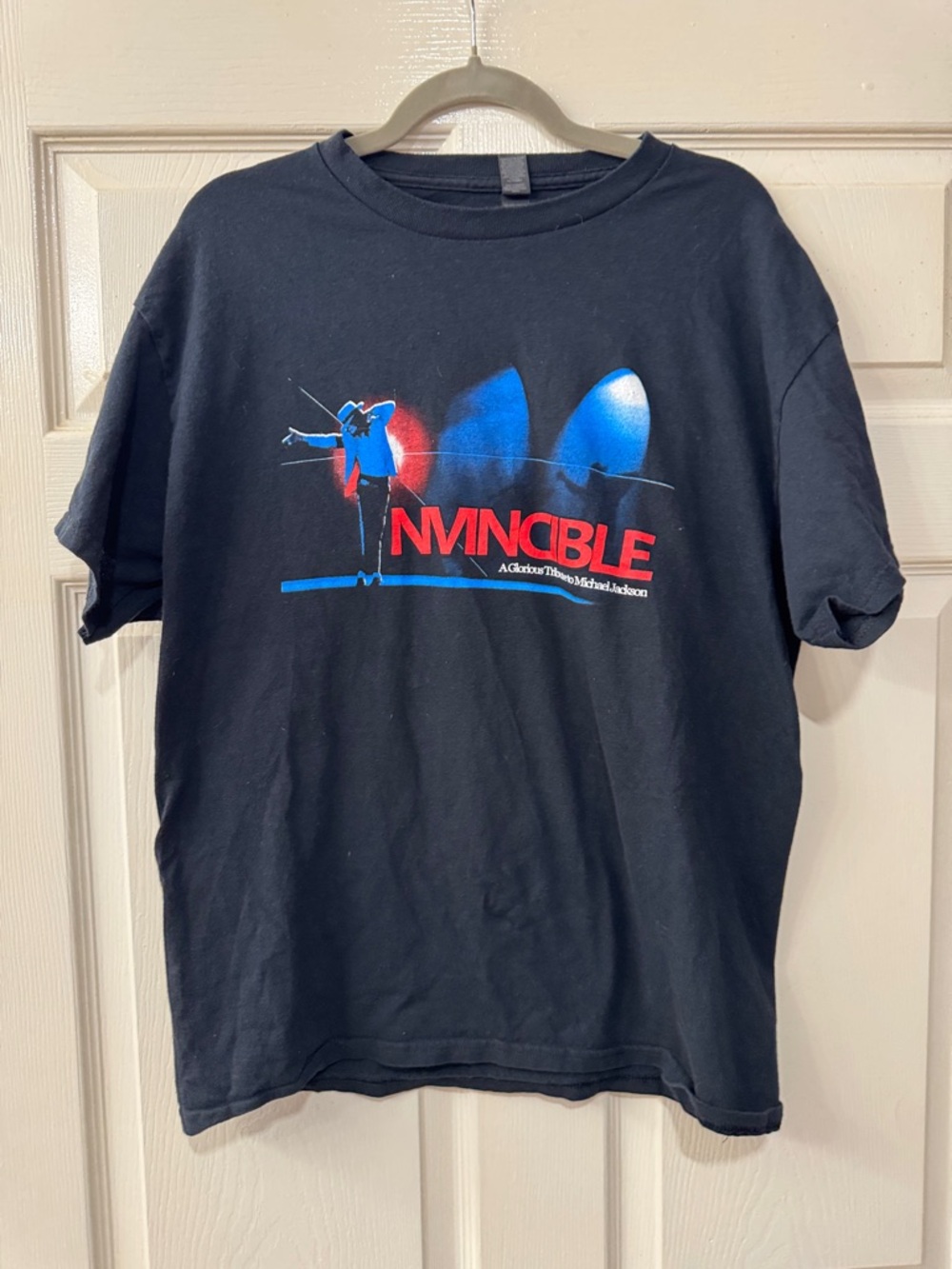 Michael Jackson Invincible Tribute T-Shirt - Like New - Large